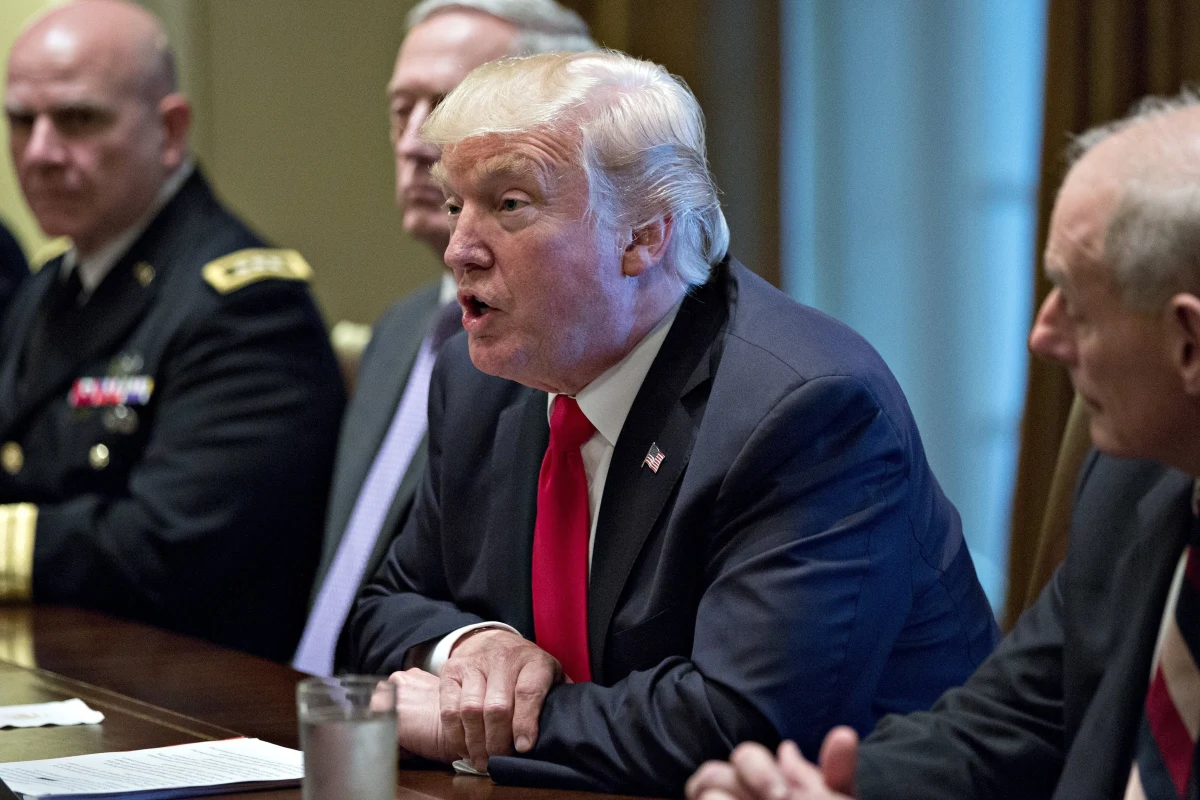 ​Prezydent Donald Trump oświadczył w czwartek, że Iran nie spełnił oczekiwań wynikających z międzynarodowego porozumienia nuklearnego i zapowiedział, że wkrótce poinformuje o swojej decyzji w sprawie przyszłości udziału USA w tym układzie.