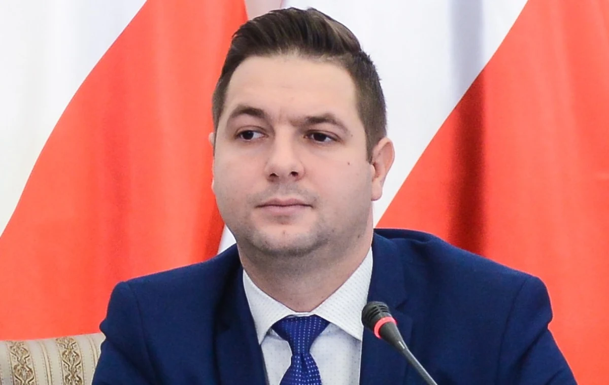 Platforma Obywatelska złoży wniosek do sejmowej komisji etyki o ukaranie wiceministra sprawiedliwości Patryka Jakiego w związku z jego wypowiedziami pod adresem Rzecznika Praw Obywatelskich Adama Bodnara. Jak mówiły w piątek posłanki Platformy - są one próbą zniesławienia i zastraszenia Bodnara.