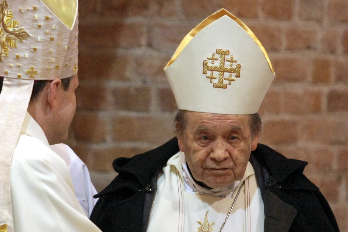 W wieku 90 lat w Sandomierzu (Świętokrzyskie) zmarł biskup Wacław Świerzawski, przez 10 lat (1992-2002) ordynariusz diecezji sandomierskiej. O śmierci biskupa seniora poinformowali biskup sandomierski Krzysztof Nitkiewicz i biskup pomocniczy senior diecezji sandomierskiej Edward Frankowski.