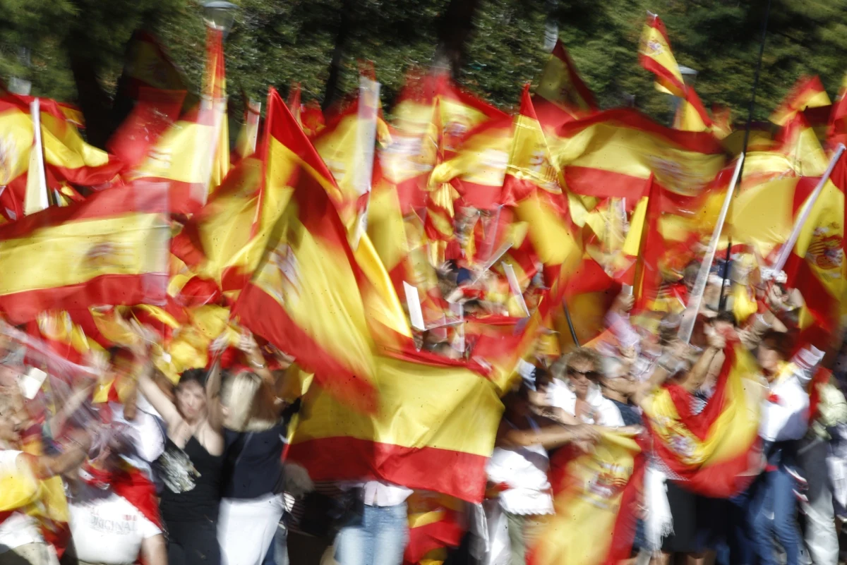 ​W dużych miastach hiszpańskich odbywają się w sobotę wielkie demonstracje, których uczestnicy domagają się rozpoczęcia dialogu politycznego w sprawie dążącej do niepodległości Katalonii.