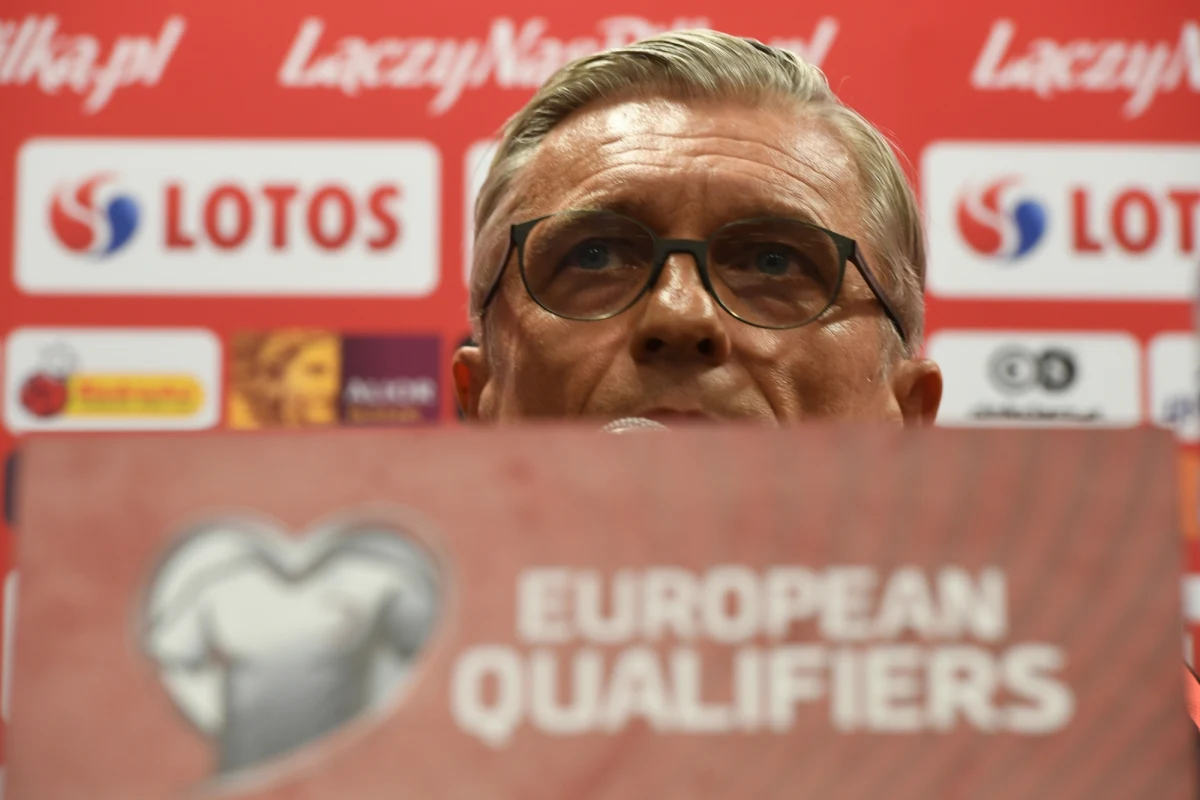 Selekcjoner reprezentacji Polski Adam Nawałka przyznał dzień przed meczem z Czarnogórą w Warszawie o awans do mistrzostw świata, że skupia się na najbliższym spotkaniu, a nie na tym, że może przejść jako trener do historii polskiego futbolu. Jeżeli w niedzielnym meczu biało-czerwoni wywalczą awans, Nawałka zostanie pierwszym szkoleniowcem w historii, który wprowadził polski zespół do mistrzostw Europy (2016) i świata.