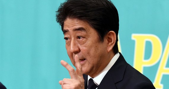 ​Premier Japonii Shinzo Abe powiedział, że jego rząd w pełni popiera stanowisko USA w sprawie dalszego wywierania nacisków na Koreę Północną w kwestii zaprzestania przez Pjongjang realizacji programu nuklearnego i przystąpienia do negocjacji.