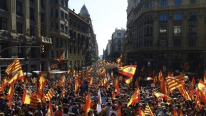 Hiszpania: Demonstracja przeciwników secesji Katalonii w Barcelonie