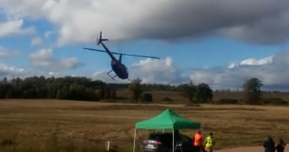 Tragiczny wypadek śmigłowca na Łotwie, gdzie odbywał się Rajd Lipawy. Ofiarą śmiertelną jest Polak - poinformował dyżurny ambasady RP w Rydze. Z tego powodu z imprezy wycofali się Kajetan Kajetanowicz z pilotem Jarosławem Baranem (Ford Fiesta R5).