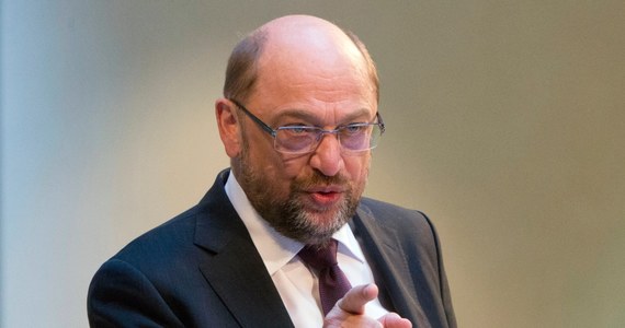 ​Pomimo dotkliwej porażki w wyborach do Bundestagu przewodniczący SPD Martin Schulz chce zachować stanowisko szefa partii. W wywiadzie dla niedzielnego wydania "Bilda" zapowiedział, że na zjeździe SPD w grudniu będzie się ponownie ubiegał o to stanowisko.