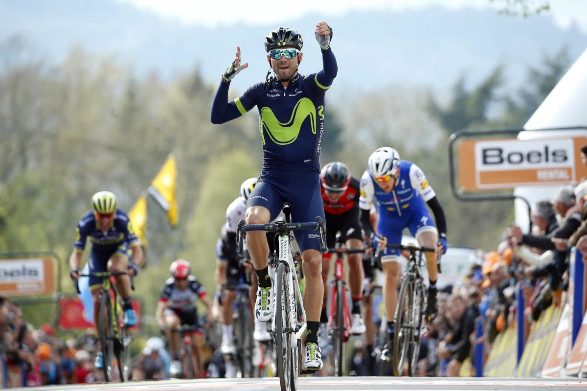 ​Hiszpan Alejandro Valverde ujawnił w wywiadzie dla dziennika "El Pais", że w 2018 roku nie wystartuje w wyścigu kolarskim Tour de France. Jednym z powodów - jak sam przyznał - jest to, że nie będzie faworytem.