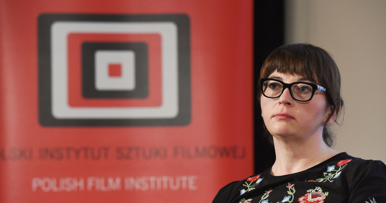 Rada programowa Polskiego Instytutu Sztuki Filmowej negatywnie zaopiniowała wniosek ministra kultury Piotra Glińskiego w sprawie odwołania ze stanowiska dyrektor Magdaleny Sroki. Resort chce jej zwolnienia przed upływem kadencji, ze względu na "utratę zaufania" - chodzi o list, który został skierowany do Stowarzyszenia Amerykańskich Producentów Filmowych. 
