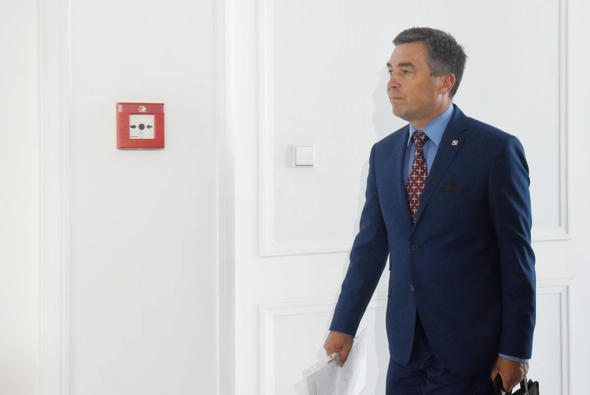 Poseł Zbigniew Gryglas odszedł z Nowoczesnej. Rzeczniczka ugrupowania Paulina Hennig-Kloska powiedziała, że jest to jest wspólna decyzja Gryglasa i Nowoczesnej.