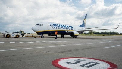 Odwołane loty między Francją a Polską. Kontrolerzy strajkują przeciwko prezydentowi Macronowi 