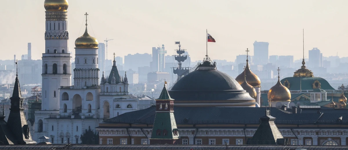 Ukraina chce ustawowo zakazać wyjazdów do Rosji urzędnikom, żołnierzom czy policjantom. Na taką podróż zgodę będzie musiało wydać Ministerstwo Spraw Zagranicznych - informuje nasz korespondent Przemysław Marzec.
