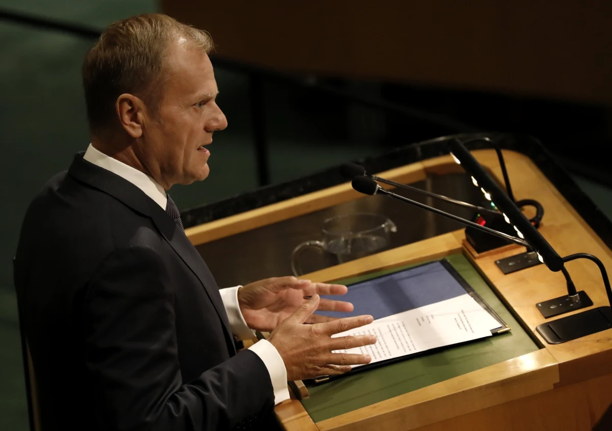 Szef Rady Europejskiej Donald Tusk zaapelował do przywódcy Katalonii Carlesa Puigdemonta, żeby nie podejmował decyzji o ogłoszeniu niepodległości regionu. "Kilka dni temu poprosiłem premiera Hiszpanii (Mariano) Rajoya, żeby poszukał rozwiązania problemu bez użycia siły, żeby szukał dialogu, ponieważ siła argumentów jest zawsze lepsza niż argumenty siły. (...) Dziś apeluję do pana, aby respektować (...) porządek konstytucyjny i nie ogłaszać decyzji, która mogłaby sprawić, że taki dialog będzie niemożliwy" - powiedział Tusk w Brukseli, zwracając się do premiera Katalonii.