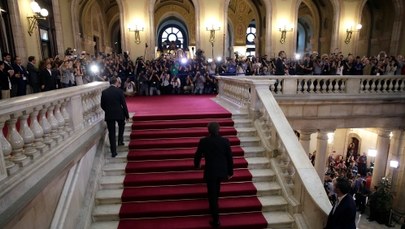 Puigdemont podpisał deklarację niepodległości "republiki Katalonii"