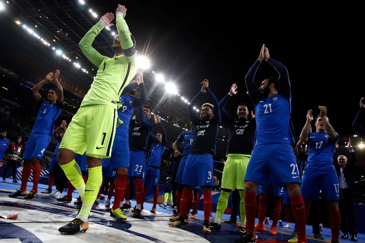 Piłkarze Portugalii pokonali u siebie Szwajcarię 2:0 i zapewnili sobie miejsce w fazie grupowej mistrzostw świata. Awans na przyszłoroczny mundial w Rosji wywalczyli także Francuzi, którzy wygrali w Paryżu z Białorusią 2:1.