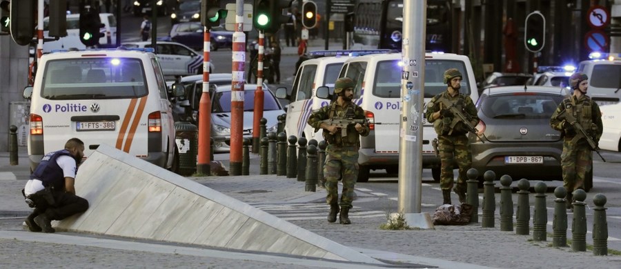 Belgijska prokuratura poinformowała w środę o postawieniu zarzutów związanych z terroryzmem mężczyźnie podejrzanemu o udział w zamachach w Brukseli z marca 2016 roku. W atakach na metro i lotnisko zginęło ponad 30 osób, a kilkaset zostało rannych.