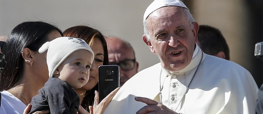 Papież Franciszek uważa, że w Katechizmie Kościoła Katolickiego powinno być "więcej odpowiedniego miejsca" dla sprzeciwu wobec "nieludzkiej" kary śmierci. Wyraził także mea culpa z powodu egzekucji w Państwie Papieskim w minionych wiekach.