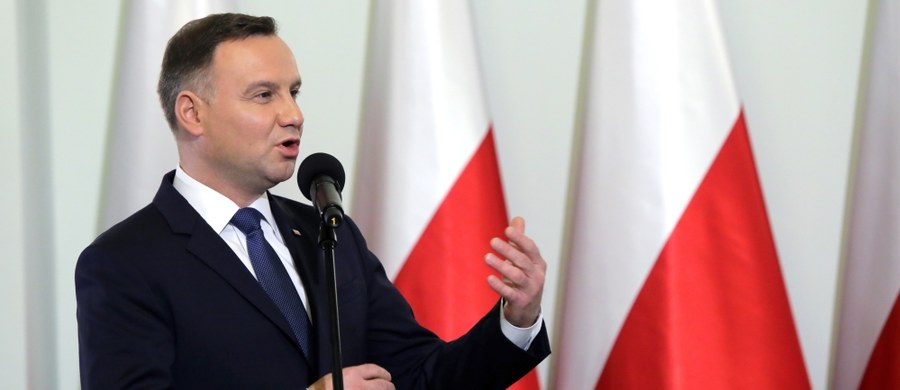 Andrzej Duda podpisałby ustawę zakazującą aborcji eugenicznej, czyli w sytuacji prawdopodobieństwa wrodzonej wady lub choroby płodu. Taką deklarację prezydent złożył w wywiadzie dla "Gościa Niedzielnego". "Jest nie do przyjęcia, że dziś w Polsce można te dzieci zabijać" - stwierdził.