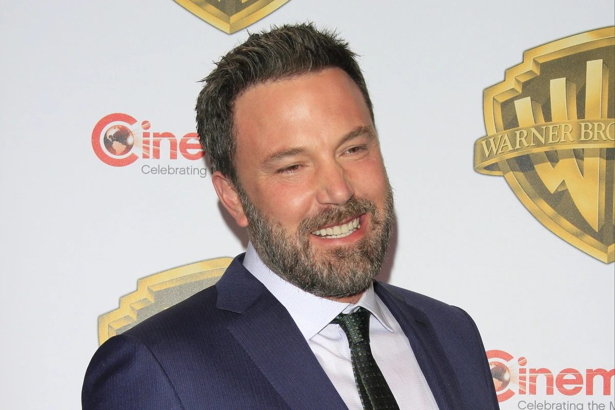 Kolejny seksualny skandal w Hollywood! Aktorka Hilarie Burton oskarżyła aktora i reżysera Bena Afflecka o molestowanie w czasie jednego z wywiadów telewizyjnych sprzed kilkunastu lat. Zdobywca Oscara za scenariusz "Buntownika z wyboru" przeprosił aktorkę za niestosownie zachowanie.