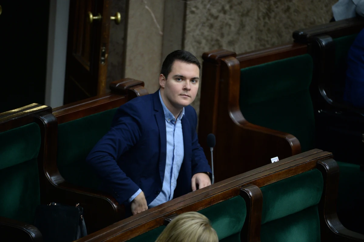 Usunięty w tym tygodniu z klubu PiS Łukasz Rzepecki dołącza do Kukiz ’15 - dowiaduje się 300POLITYKA. Oficjalne ogłoszenie transferu ma nastąpić jutro. 