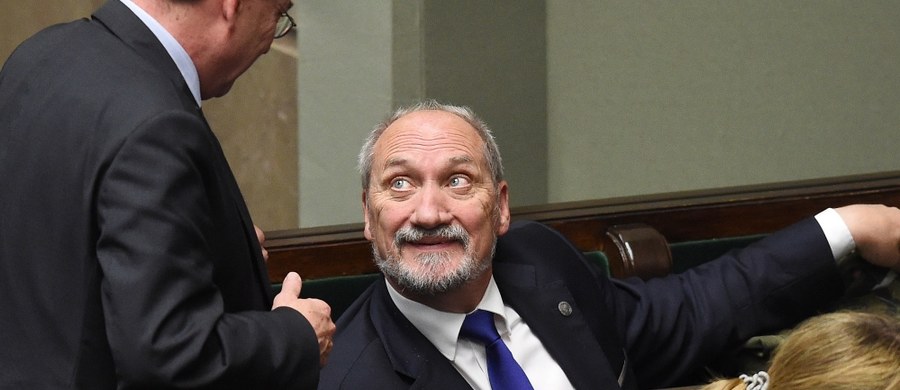 Minister obrony Antoni Macierewicz powiedział, że doszło do kolejnego ataku cybernetycznego ze strony Rosji, i że w Polsce został on odparty. Jak dodał, "to zagrożenie wzrasta z każdym dniem".