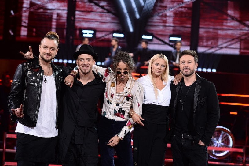 Po odpadnięciu z "The Voice of Poland" Marka Molaka oraz Abrahama Kennera III, w sieci wybuchła równie ogromna dyskusja na temat słuszności decyzji Tomsona i Barona, co podczas samego programu.  