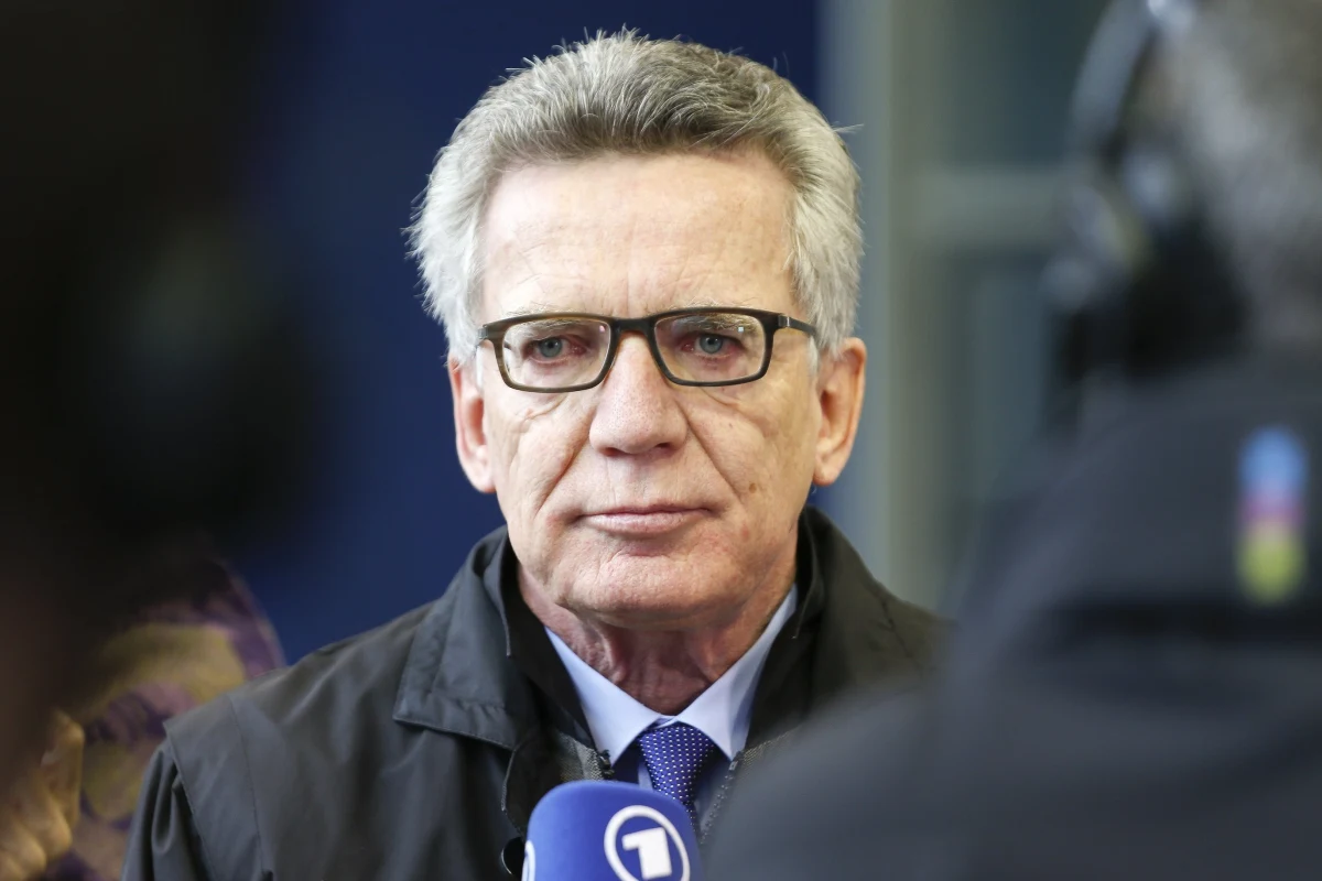 ​Sugestia szefa MSW Niemiec Thomasa de Maiziere'a, by zastanowić się nad ewentualnym wprowadzeniem świąt muzułmańskich w tych częściach Niemiec, gdzie mieszka wielu muzułmanów, spotkała się ze zdecydowanym sprzeciwem polityków z jego własnego obozu politycznego.