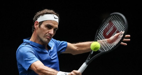 ​Rozstawiony z "dwójką" Szwajcar Roger Federer pokonał Hiszpana Rafaela Nadala (1.) 6:4, 6:3 w niedzielnym finale tenisowego turnieju ATP Masters 1000 w Szanghaju (z pulą nagród 5,9 mln dol.). Federer zdobył szósty tytuł w tym roku i 94. w karierze, wystąpił w 143 finałach.