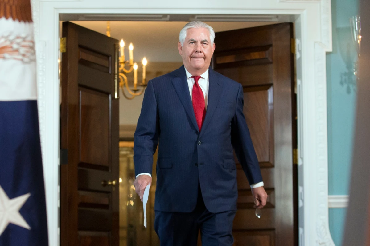 Sekretarz stanu USA Rex Tillerson powiedział w wywiadzie dla CNN, że w z związku z napięciem i zagrożeniem związanym z Koreą Północną "wysiłki dyplomatyczne będą kontynuowane aż spadnie pierwsza bomba".