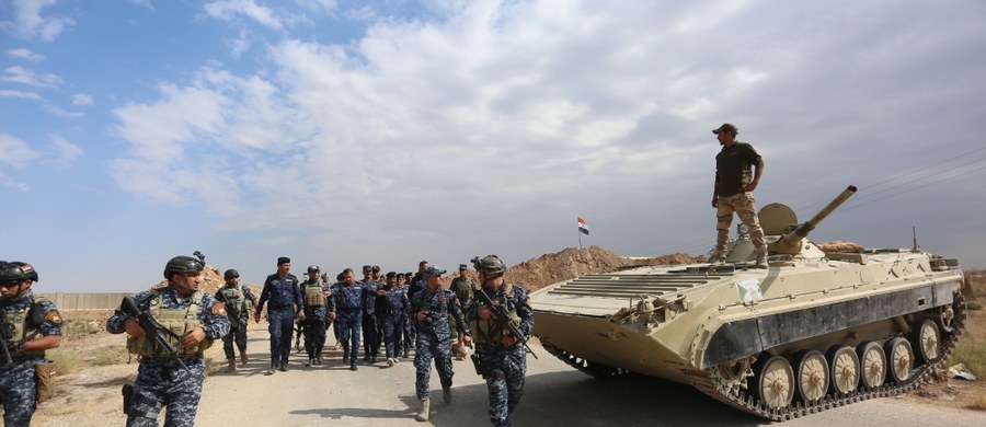 Iracka armia ogłosiła , że wraz ze sprzymierzonymi z nią milicjami odebrała siłom kurdyjskim kontrolę nad kilkoma celami na południe od miasta Kirkuk, w tym nad bazą wojskową, stacją państwowego koncernu gazowego, rafinerią ropy i elektrownią.