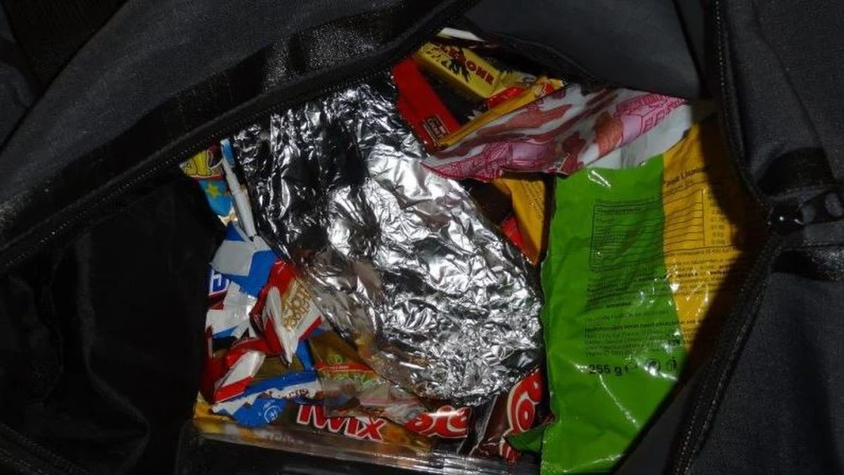 Pół kilograma kokainy o wartości ponad 100 tys. zł znaleźli podczas kontroli w Świecku (Lubuskie) funkcjonariusze KAS. Zatrzymano 35-latka z Trójmiasta – poinformowała rzeczniczka Izby Administracji Skarbowej w Zielonej Górze Ewa Markowicz.