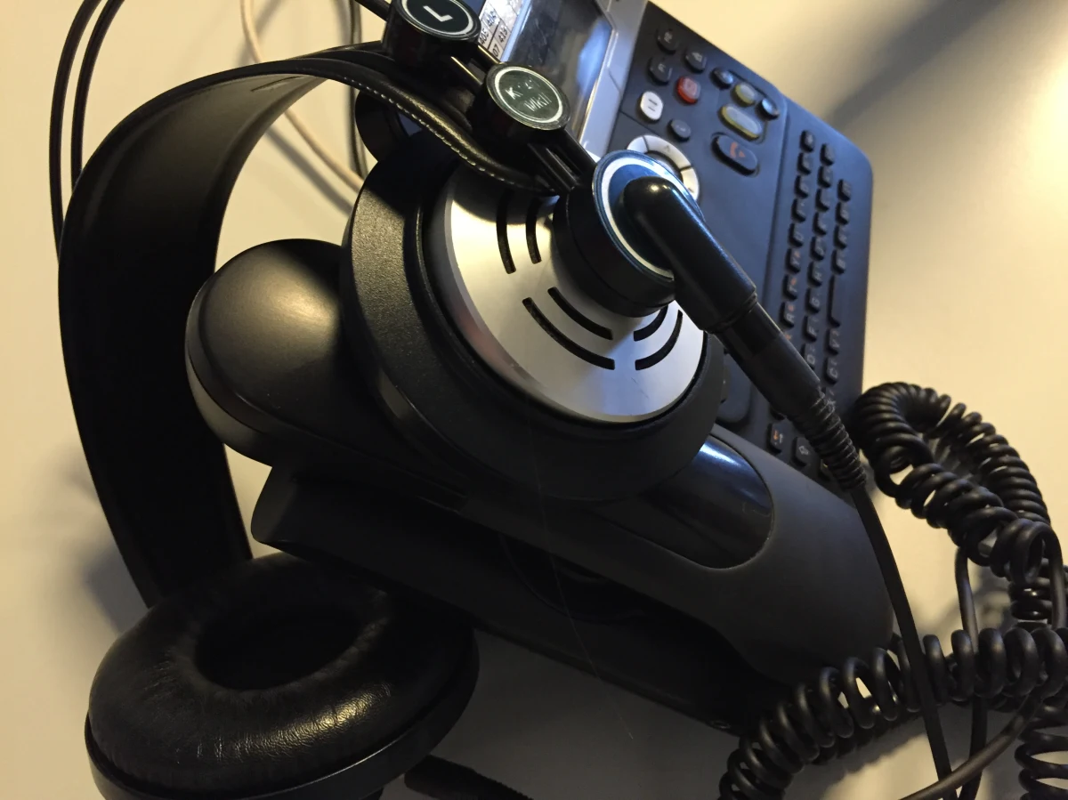 Rada Nadzorcza Polskiej Wytwórni Papierów Wartościowych odwołała prezesa Piotra Woyciechowskiego. Zastąpi go Robert Malicki – dowiedział się reporter RMF FM Grzegorz Kwolek. Zmiany to m.in. pokłosie afery podsłuchowej w PWPW. Do członków dwóch największych związków zawodowych w Wytwórni trafiły pocztą elektroniczną nagrania prywatnych rozmów z udziałem między innymi szefa tamtejszej Solidarności i jednego z członków zarządu.