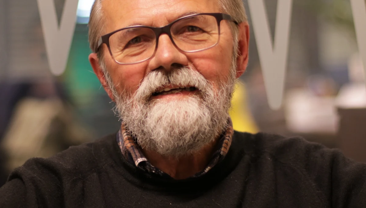 "Pieniędzy na służbę zdrowia jest za mało. (…) Ale trzeba myśleć też o tym, żeby było więcej efektywności" - mówi w Popołudniowej rozmowie w RMF FM prof. Ryszard Bugaj. Pytany o to, czy powinniśmy dopłacać do wizyt u lekarzy, gość Marcina Zaborskiego odpowiada: "Już dziś troszeczkę bym się z tego wycofał. Chciałbym wrócić trochę do tych idei, które były - strach powiedzieć - w czasach AWS-u, kiedy miały powstać konkurencyjne ubezpieczalnie, kompleksy leczące". "Nie można zrobić tak, że raz na zawsze ustalimy bardzo dobry system służby zdrowia, bo zmieniają się uwarunkowania" - dodaje ekonomista. Pytany z kolei o spór między prezydentem Andrzejem Dudą a ministrem sprawiedliwości Zbigniewem Ziobro odpowiada: "Spór nie toczy się o pryncypia. Prezydent prowadzi spór o to, by nie być lekceważonym". "Prezydent ryzykuje, bo pewnie nie uzyska poparcia PiS w następnych wyborów. A bez tego poparcia szans  chyba nie ma" - dodaje gość Marcina Zaborskiego. Ekonomista stwierdza, że "Jarosław Kaczyński dziś nie ma z kim przegrać". "Zachowanie PO i Nowoczesnej jest fatalne. Cokolwiek by nie robili, nie będę wiarygodni. Wszyscy będą uważać, chyba trochę słusznie, że jak wygrają wybory, nadal będzie tak, jak było" - uważa profesor.