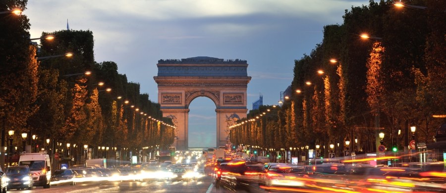 Ostrzeżenie dla osób planujących podróż samochodem do Francji w przyszłym roku: uważajcie na portfele! Od stycznia w Paryżu i wielu innych francuskich miastach drastycznie wzrośnie wysokość mandatów za nieprawidłowe parkowanie.