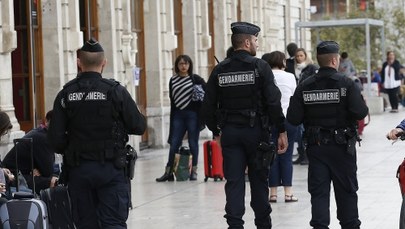 Francja: Zatrzymano 10 działaczy skrajnej prawicy. Planowali ataki na polityków