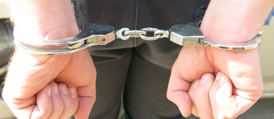 ​Do aresztu trafił 35-letni Bułgar zatrzymany przez lubuskich policjantów. Zarzucono mu handel ludźmi i sutenerstwo. Według śledczych, zatrzymany zarobił na tych przestępstwach 1,2 mln zł - poinformował rzecznik lubuskiej policji Marcin Maludy.
