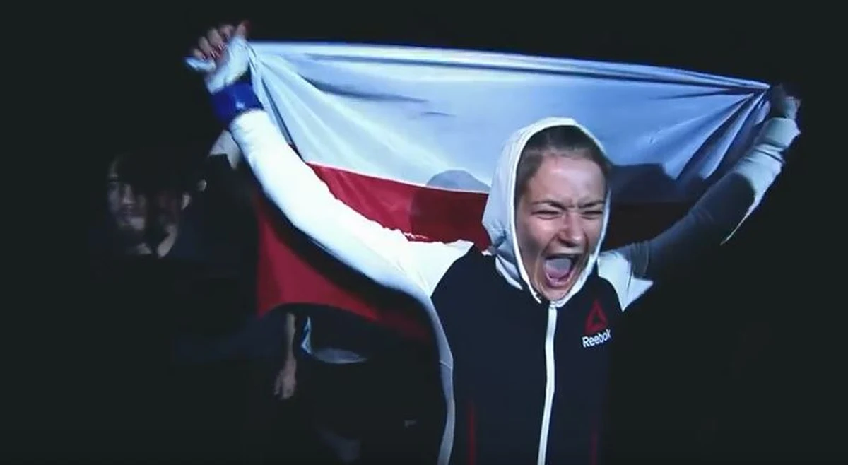 W najbliższą sobotę UFC, czyli największa organizacja MMA na świecie, zawita do Gdańska. Trójmiejskiej publiczności zaprezentują się między innymi Donald Cerrone, Darren Till oraz Jan Błachowicz i Karolina Kowalkiewicz. Trzecia zawodniczka listy kategorii słomkowej została bohaterką najnowszej odsłony cyklu On The Fly. W filmie Polka zdradza, że już niż może się doczekać najbliższej walki.