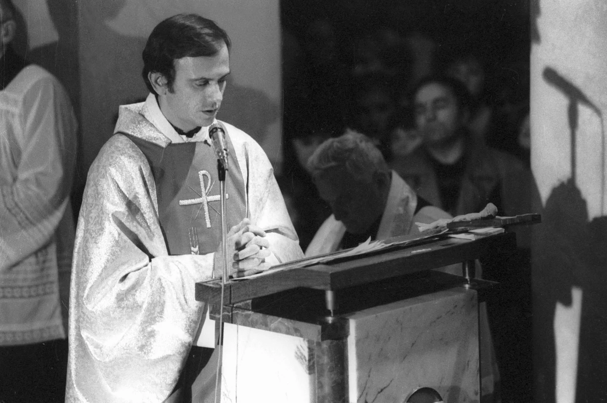 Jeszcze przez wiele lat nie poznamy wszystkich okoliczności śmierci ks. Jerzego Popiełuszki. Jeżeli w ogóle to kiedyś nastąpi...  Upływający czas, kolejny prokurator i pojawiające się nowe, coraz bardziej szokujące hipotezy nie ułatwiają śledztwa. Na razie nie do przyjęcia dla wielu środowisk mogą być ustalenia, że tego zabójstwa po prostu... nikt nie planował. Księdza zamordowali, choć chcieli tylko postraszyć. 19 października mija 33. rocznica śmierci bł. ks. Jerzego Popiełuszki.