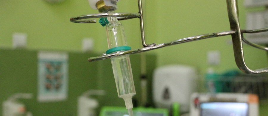 Życie 13-latka, który wczoraj w Szkole Podstawowej nr 19 w Elblągu poparzył się kwasem, nie jest zagrożone. Chłopiec jest w dobrym stanie, ale jego hospitalizacja będzie długa.