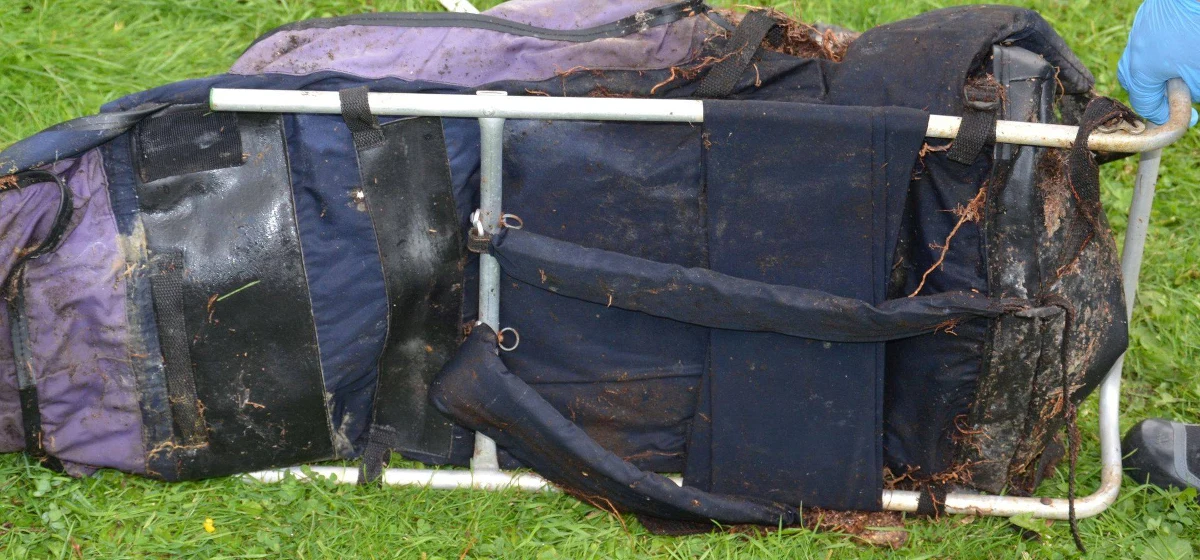 Zakopiańska policja opublikowała zdjęcia przedmiotów należących do osoby, której szczątki odnaleziono kilka tygodni temu w Dolinie Roztoki w Tatrach. Funkcjonariusze proszą o kontakt wszystkich, którzy rozpoznają te rzeczy i wiedzą, do kogo mogły należeć. 