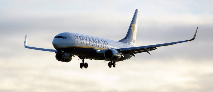 ​Ryanair błaga pilotów, którzy opuścili linie lotnicze, by wrócili - donoszą brytyjskie media. Sugerują jednocześnie, co tak naprawdę może leżeć u podstaw problemów przewoźnika. 
