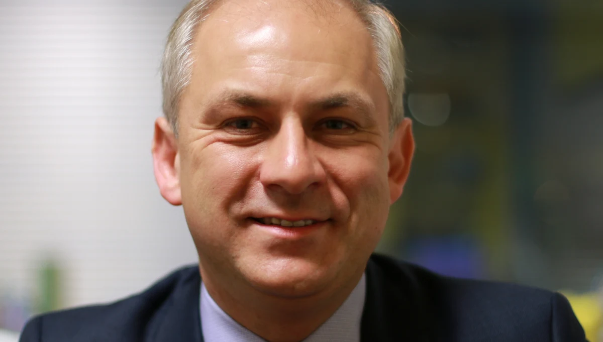 Jarosław Kaczyński i Andrzej Duda nie za bardzo się lubią - tak potrzebę kolejnego spotkania prezesa PiS z prezydentem komentuje w Porannej rozmowie w RMF FM Grzegorz Napieralski. "Kaczyński i Duda to nie jest to samo pokolenie, nie ma tam wspólnoty. Osoby, które nawet bardzo mocno różnią się zdaniem, spierają, ale się lubią, spotykają się często, to dochodzą do konsensusu. Przez półtora roku ani prezydent, ani Jarosław Kaczyński się nie spotykali. Nagle, kiedy prezydent zawetował ustawę, do takich spotkań dochodzi" - mówi gość Roberta Mazurka. "Dużą rolę odrywa zaplecze każdego polityka. Otoczenie ma duży wpływ na swojego lidera i na spięcia czy podziały. Tutaj to ewidentnie widać" - uważa Napieralski. 