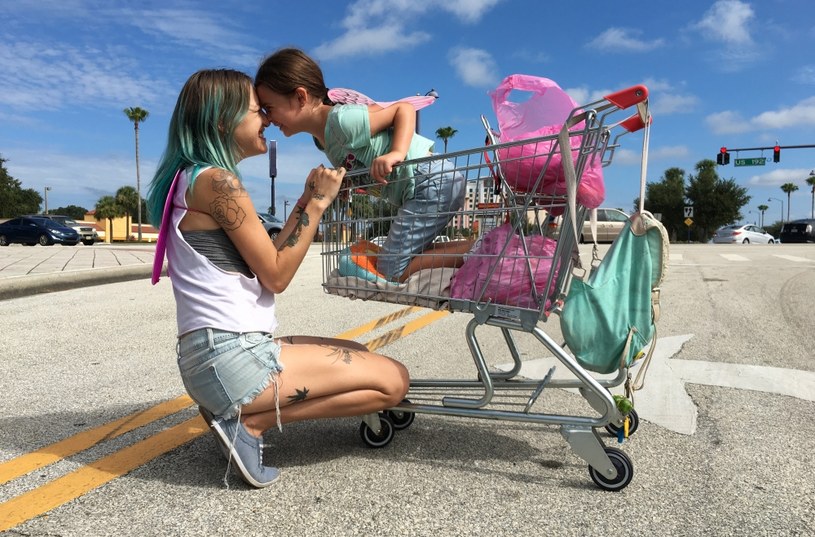 Okrzyknięty przez krytykę jednym z najlepszych filmów roku, "Florida Project" Seana Bakera pewnie zmierza po oscarowe nominacje, a branża przewiduje sukces na miarę zeszłorocznego "Moonlight", również od studia A24. Wyścig po najważniejsze statuetki jak co roku rozpoczyna się od ogłoszenia nominacji do nagród Gotham Awards.