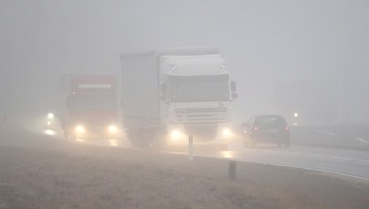 IMGW ostrzega: Silna mgła w środkowej i południowej części kraju