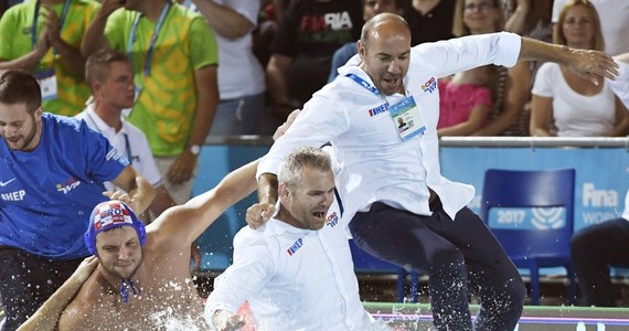 ​Tylko jeden z ośmiu trenerów chorwackich reprezentacji w sportach drużynowych zachował stanowisko w trakcie 2017 roku. Pracę kontynuuje jedynie szkoleniowiec piłkarzy wodnych Ivica Tucak.