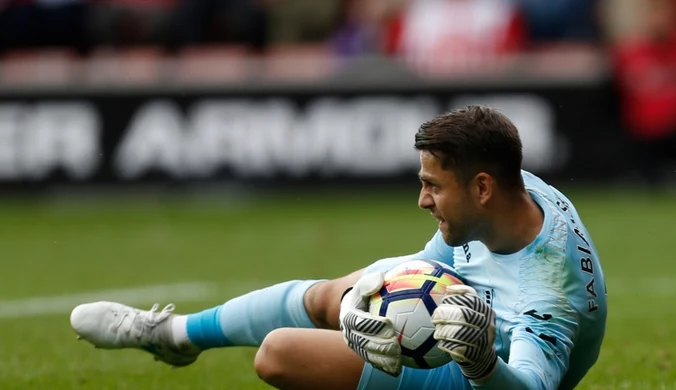 Kapitalne interwencje Łukasza Fabiańskiego. Sensacyjna porażka Man Utd