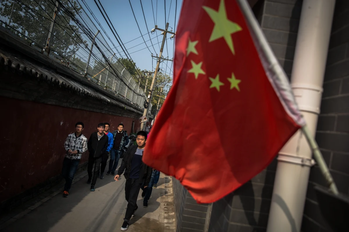 Prezydent Xi zerwie z tradycją i nie awansuje do najwyższego komitetu rządzącej partii żadnego ze swoich potencjalnych następców – podaje „South China Morning Post”. Powołując się na anonimowe źródła, dziennik przedstawia pełny skład komitetu.