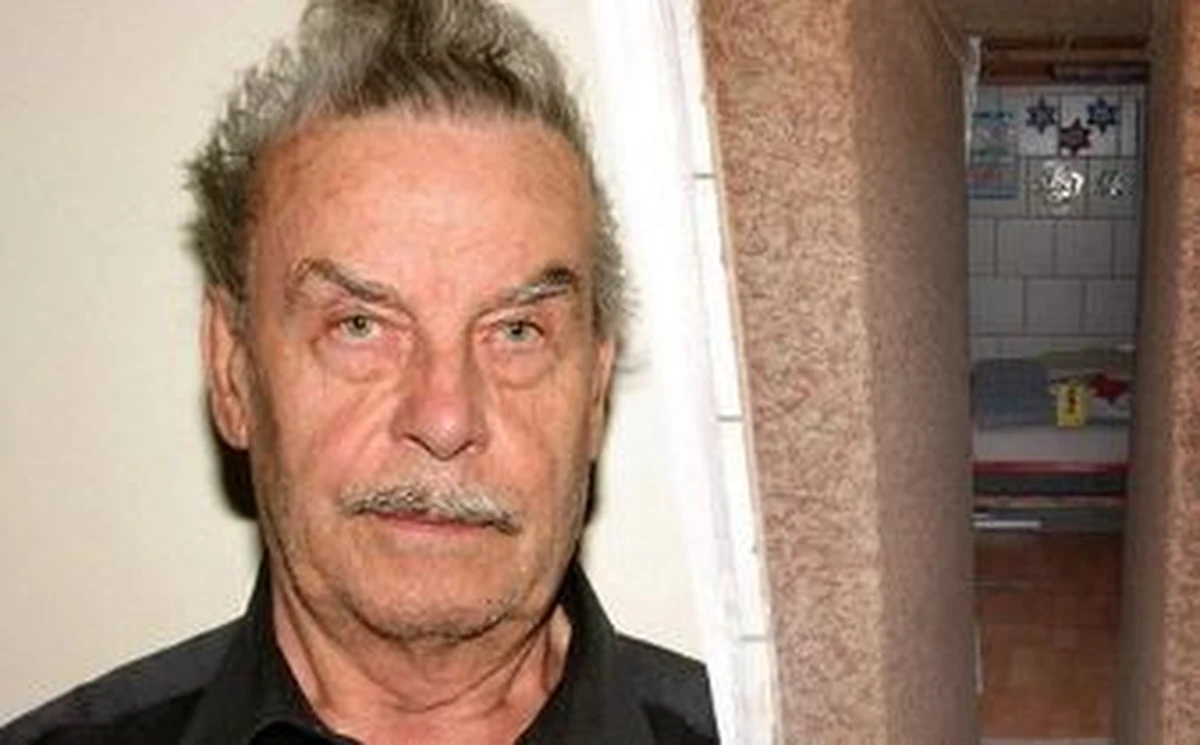 Robotnicy budowlani odkryli sekretne pomieszczenie w piwnicy budynku pensjonatu, który kiedyś należał do Josefa Fritzla i jego żony Rosemarie. Małżeństwo prowadziło gospodę w Unterach am Mondsee, zanim przeprowadziło się do Amstetten. To tam w piwnicy domu Josef Fritzl przez 24 lata więził i gwałcił własną córkę. 