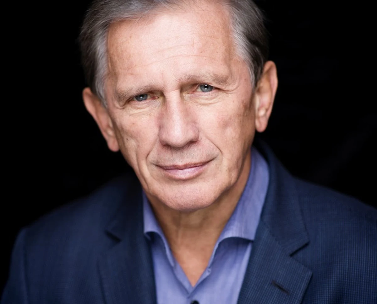 Jan Englert odebrał Złotego Anioła za całokształt twórczości podczas 15. Międzynarodowego Festiwalu Filmowego Tofifest w Toruniu. Artysta przyznał, że obecnie wybiera teatr, bo "kino go rzuciło" i nie ma propozycji.