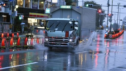 Potężny tajfun przeszedł nad Tokio. Liczne powodzie i lawiny błotne
