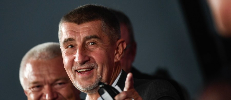 Zwycięstwo Andreja Babisza oznacza, że Czechy poszły w ślady Polski i Węgier, dołączając do bloku "nieliberalnych demokracji" - twierdzą niemieccy komentatorzy. Zdaniem "Die Welt" wyniki czeskich wyborów świadczą o tym, że rozszerzenie UE było przedwczesne.