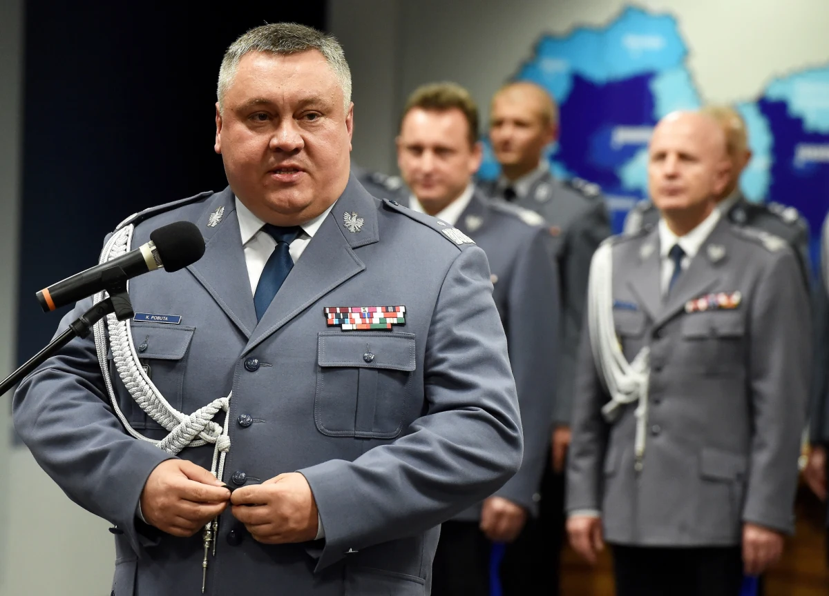 Nadinsp. Krzysztof Pobuta, dotychczasowy komendant wojewódzki policji w Rzeszowie, został nowym komendantem wojewódzkim policji w Małopolsce. W Krakowie stanowisko komendanta policji było wolne przez pół roku, po tym jak poprzedni komendant gen. Tomasz Miłkowski został w kwietniu powołany na szefa BOR. W tym czasie obowiązki komendanta pełnił insp. Robert Strzelecki.